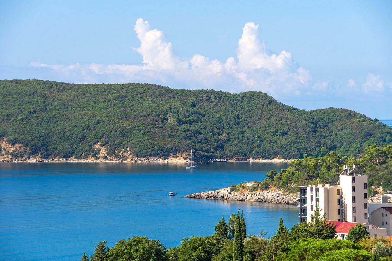 Status-M Apartments Bečići Luaran gambar