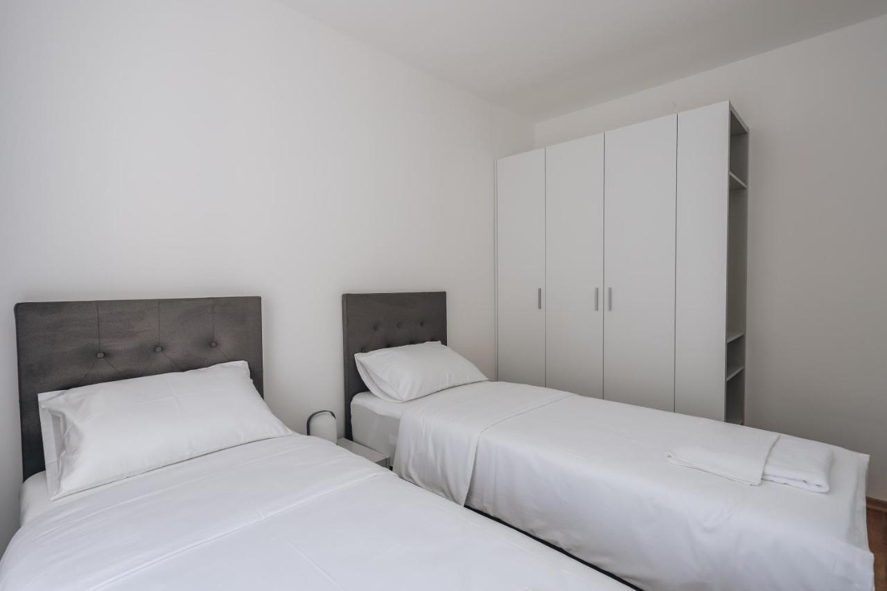 Status-M Apartments Bečići Luaran gambar