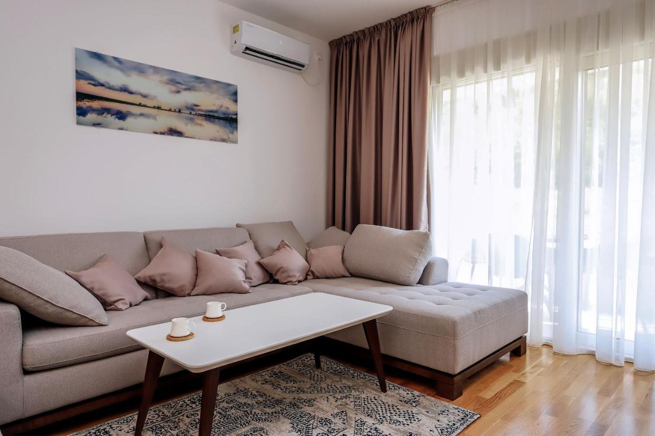 Status-M Apartments Bečići Luaran gambar