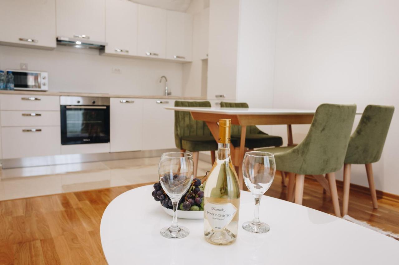 Status-M Apartments Bečići Luaran gambar