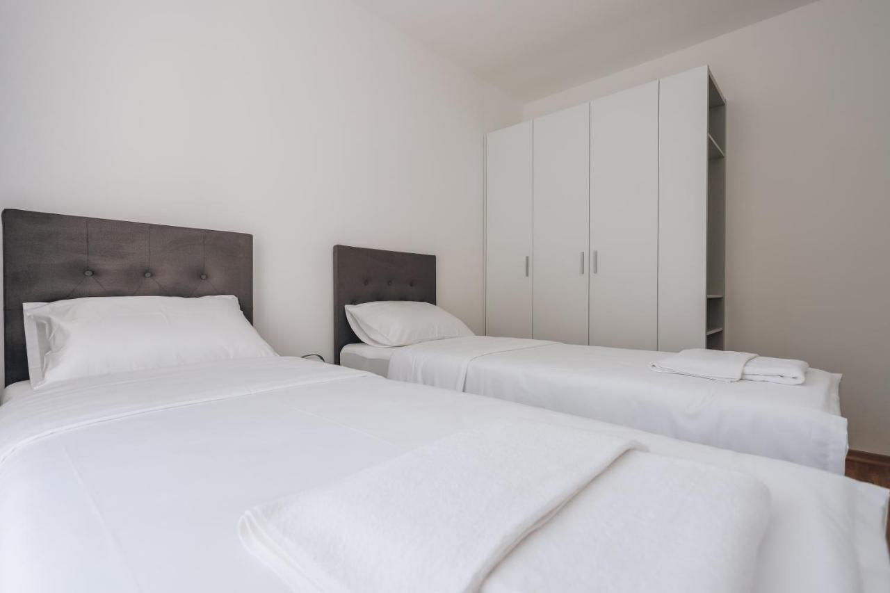 Status-M Apartments Bečići Luaran gambar