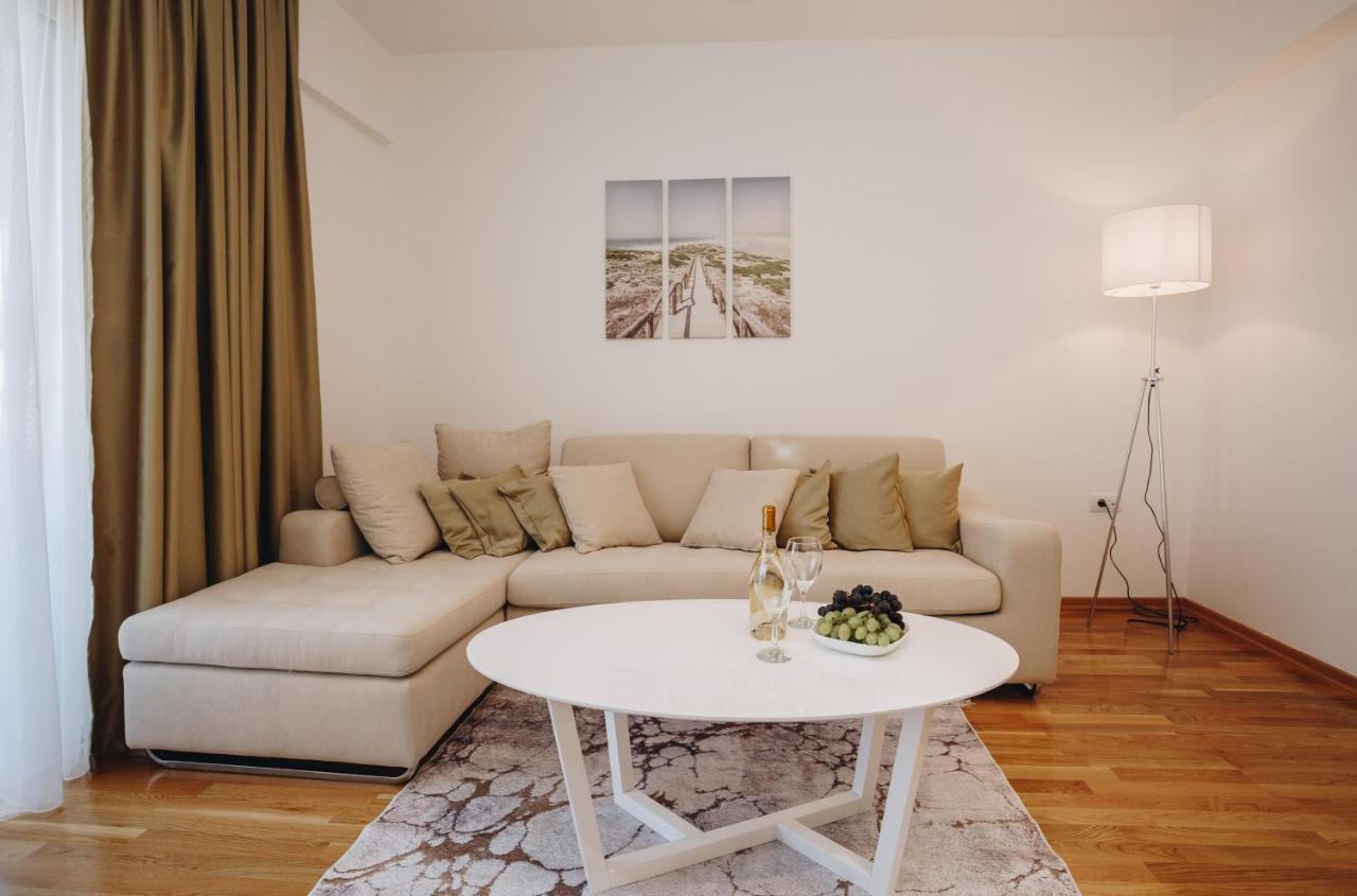 Status-M Apartments Bečići Luaran gambar