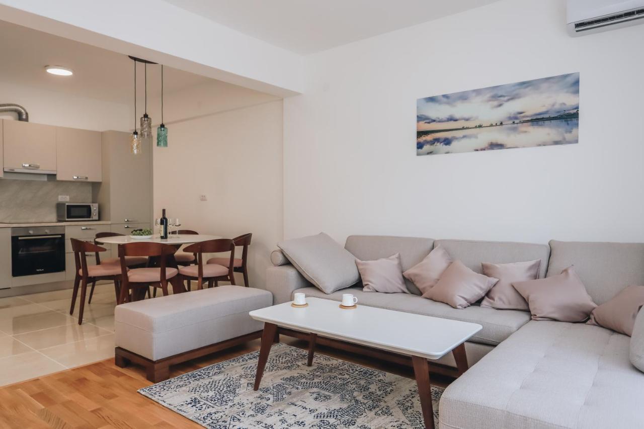 Status-M Apartments Bečići Luaran gambar