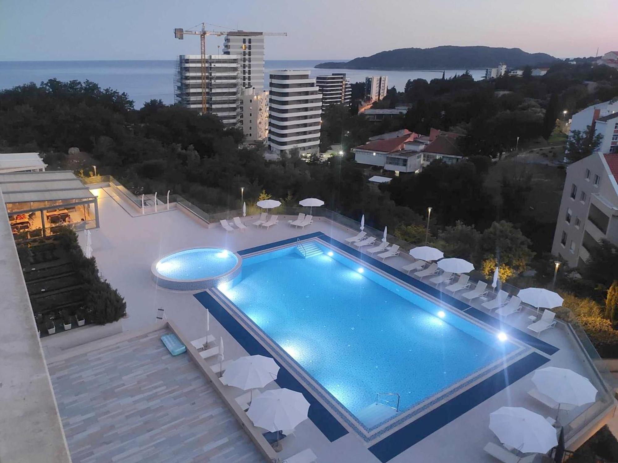 Status-M Apartments Bečići Luaran gambar